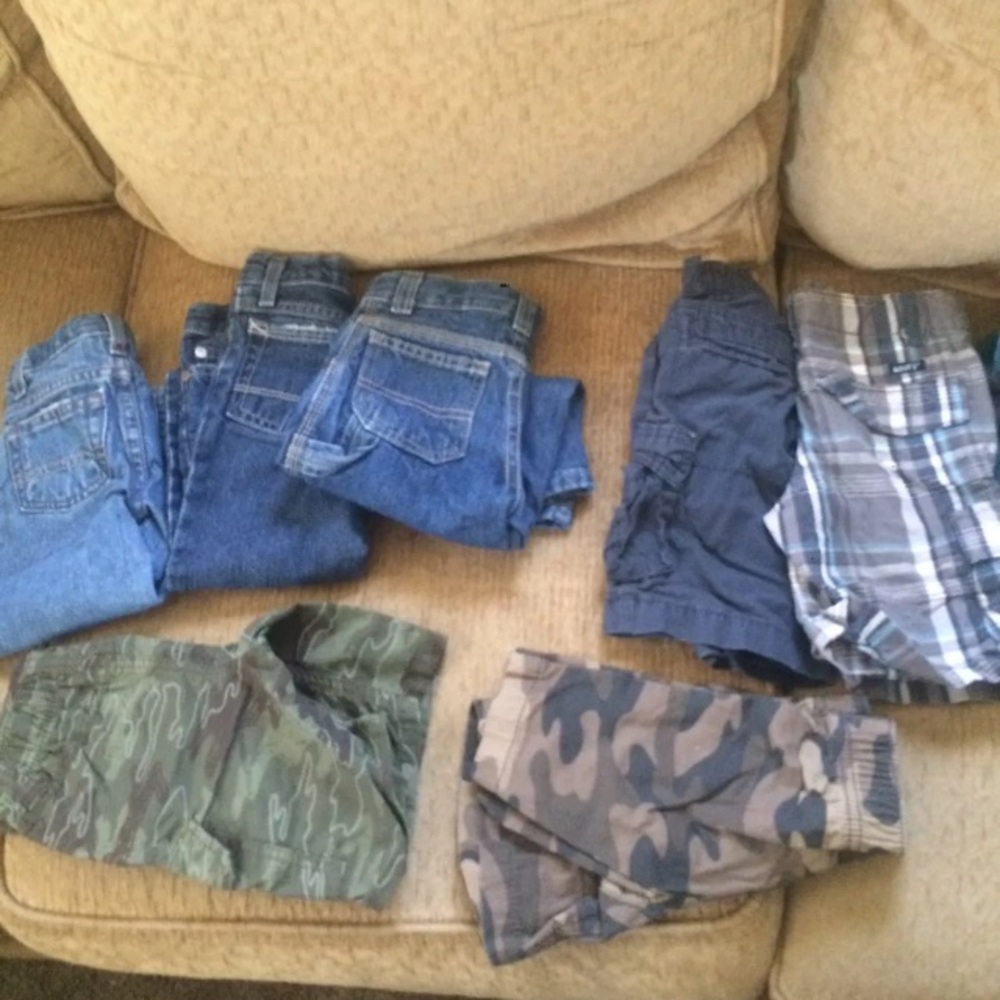Boys size 2T pants - Picture 2 of 2